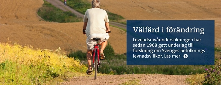 Man på cykel i Svenskt sommarlandskap