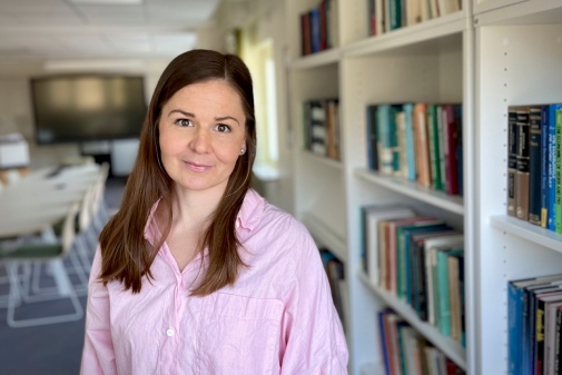 Researhcer Anni Erlandsson in a room at Stockholm University